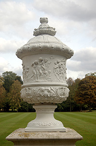 An urn at the Bowling Green House September 2011